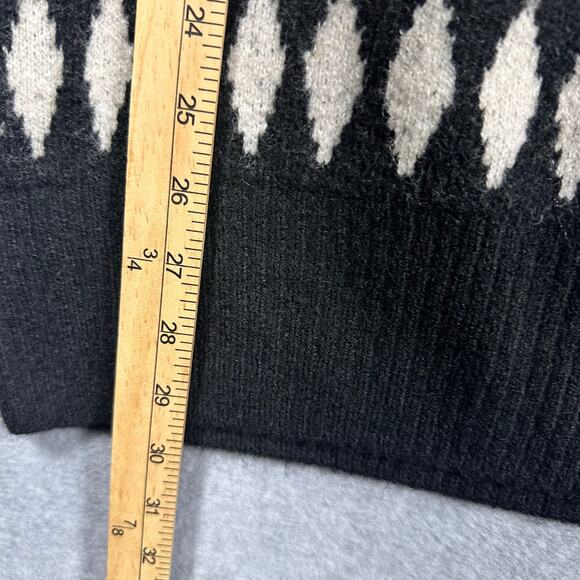 H&M Women's Oversized Jacquard Knit Llama Sweater Size Medium - Picture 2 of 7